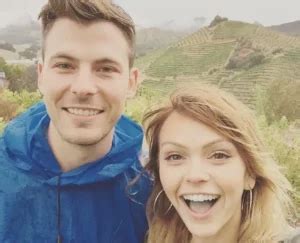 Aimee Teegarden and Boyfriend Chris Skinner: Did。